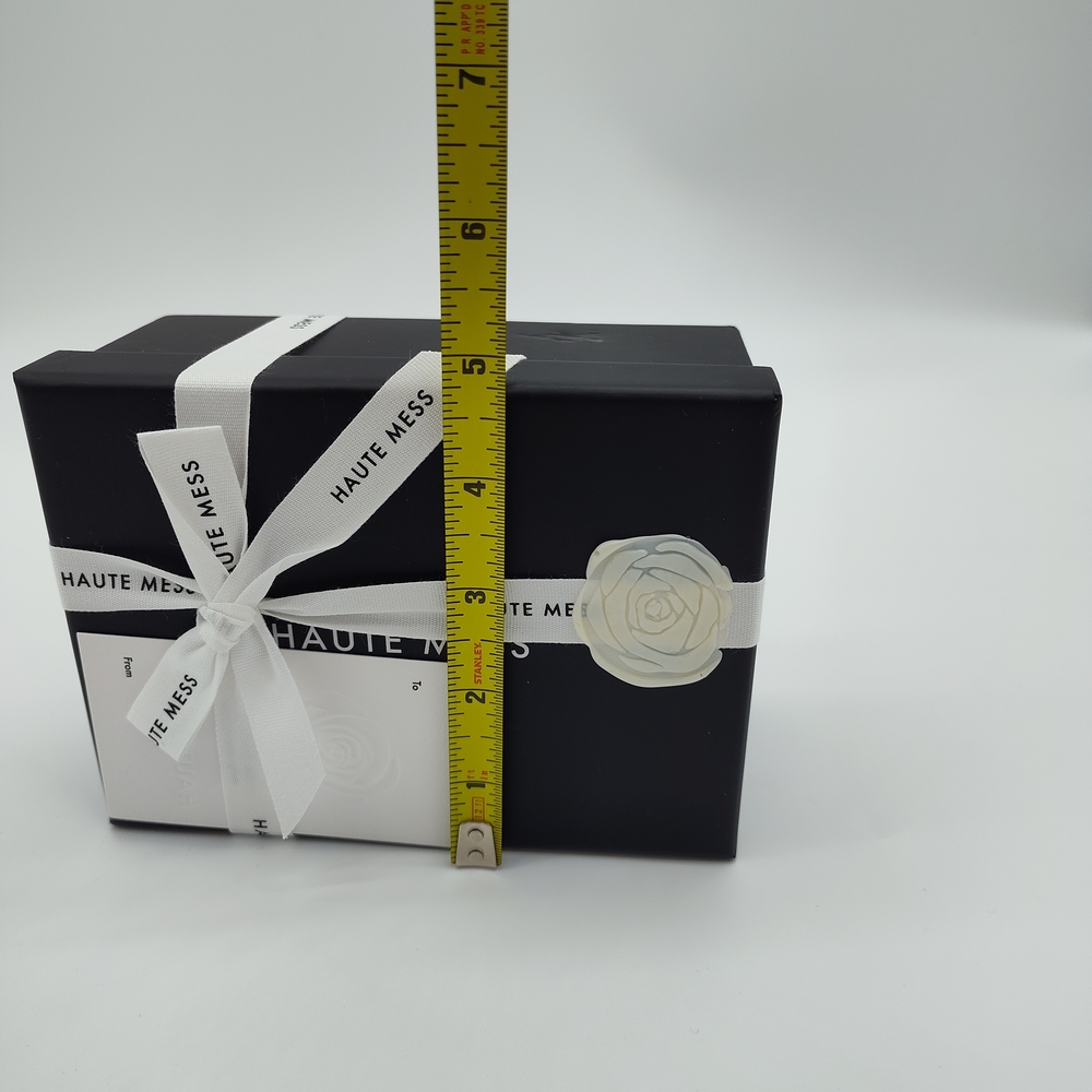 Quilted Handbag Candle Haute Mess Luxe Gift Box Designer Style Decor Chic NIB - Picture 5 of 5
